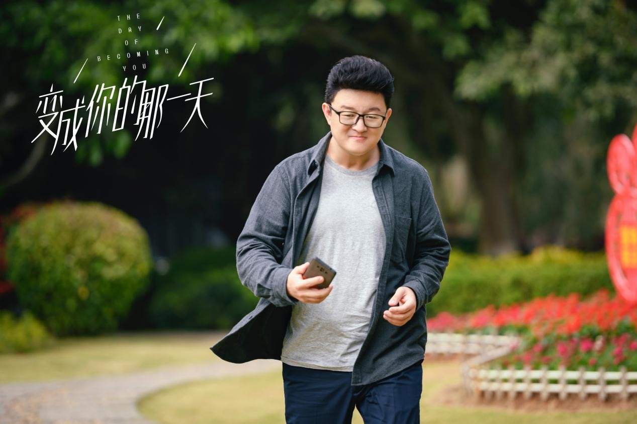 正在拍摄《请叫我总监》,《玉骨遥》,《二进制恋爱》等热门电视剧,我