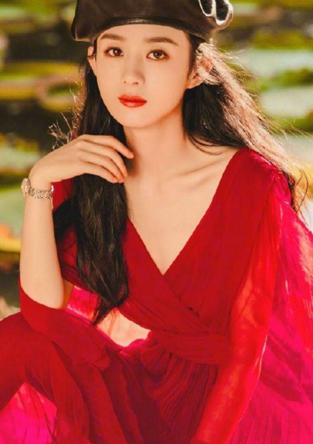 赵丽颖全新古风代言太仙了!穿对襟旗袍凸曼妙曲线,小家碧玉甜炸