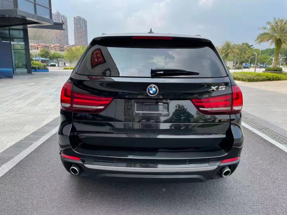 2017款宝马x5售价21万,动力澎湃,实测5.4秒破百的成绩非常强劲