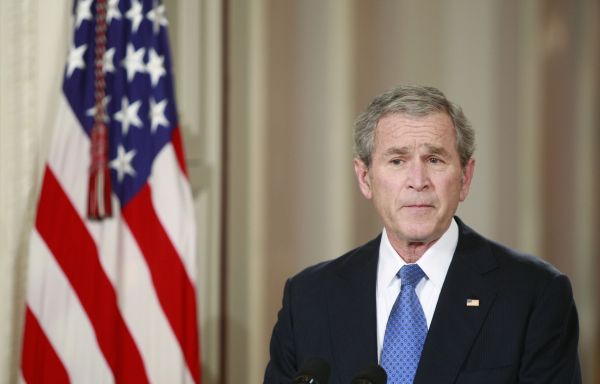 时任美国总统布什(新华社/路透)特别声明:以上文章内容仅代表作者本人