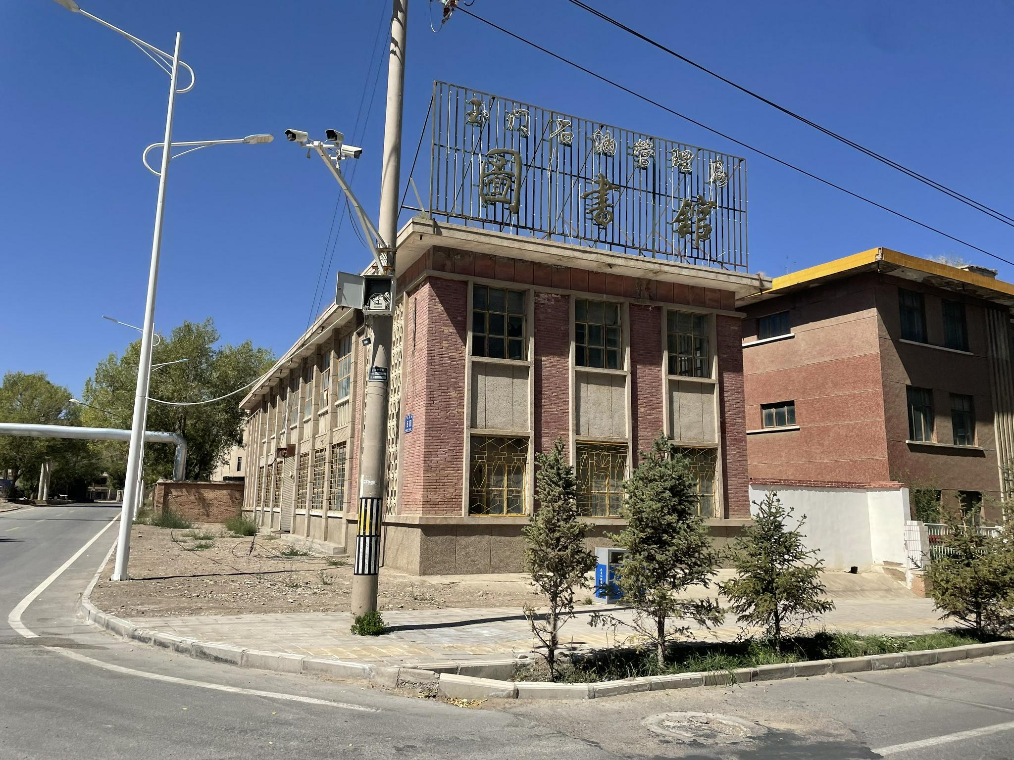 新京报记者 苑苏文摄上了年纪的玉门市民,都还记得老市区迅速清空时的