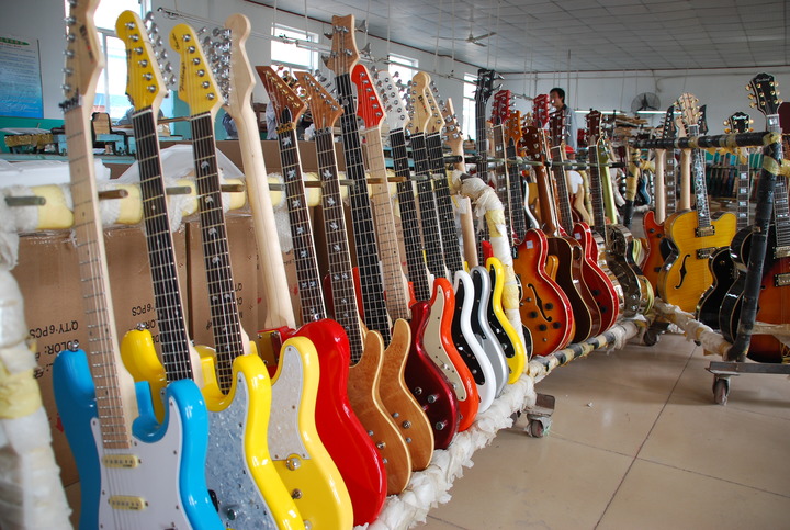 中国"吉他小镇"的新生与新声