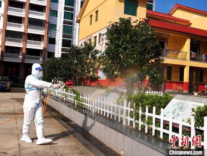 福建仙游:乡村进行环境消杀