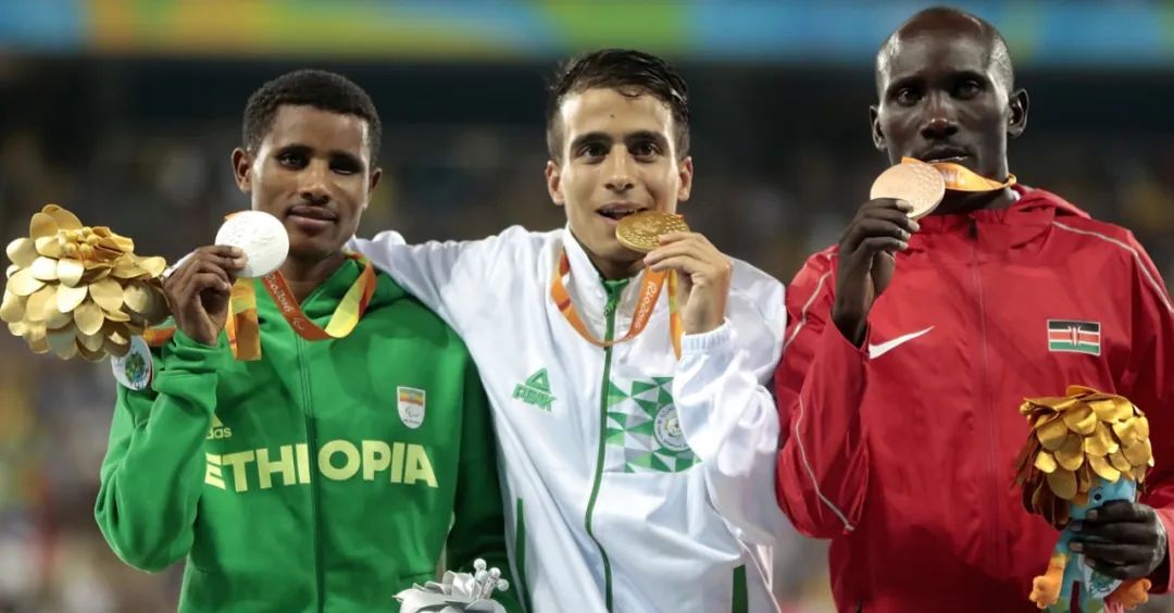 我服了，残奥会选手，居然跑得比奥运冠军还快休闲区蓝鸢梦想 - Www.slyday.coM