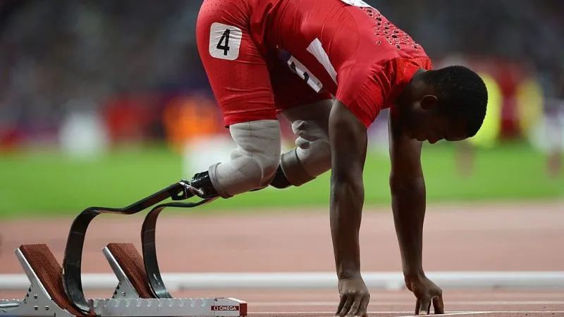 我服了，残奥会选手，居然跑得比奥运冠军还快休闲区蓝鸢梦想 - Www.slyday.coM