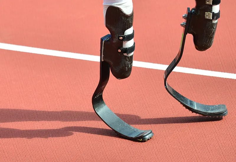 我服了，残奥会选手，居然跑得比奥运冠军还快休闲区蓝鸢梦想 - Www.slyday.coM