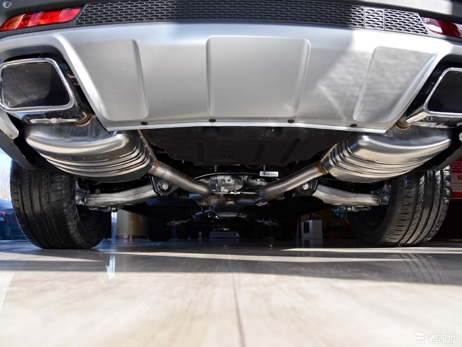 颜值配置均在线 小哥带你一起看红旗hs7-新浪汽车