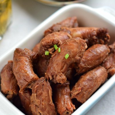 越吃越上瘾的香辣卤鸡脖|鸡脖|调料|酱油_新浪新闻