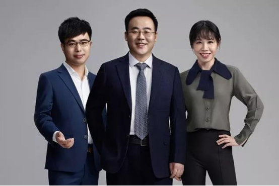 (左)徐逸 (中)陈睿 (右)李旎图源:网络2014年起,b站在内容生态上开启