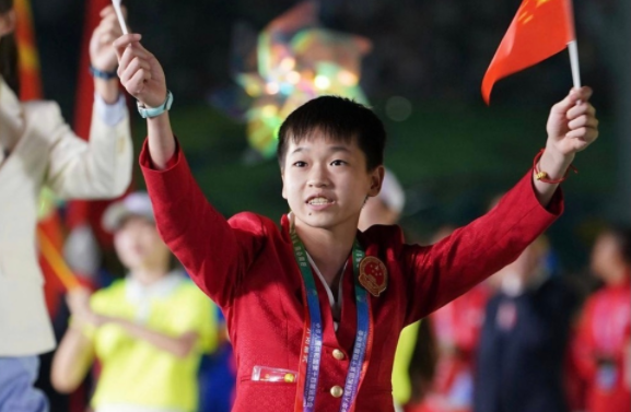 体育圈顶流齐聚全运会！全红婵惊艳，朱婷笑容，杨倩压轴点火休闲区蓝鸢梦想 - Www.slyday.coM