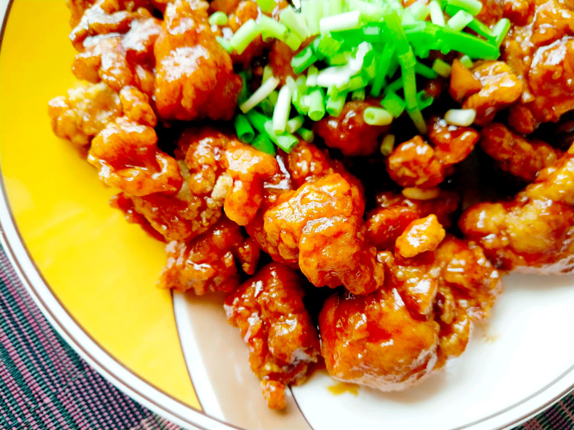 特色美味左宗棠鸡,在家做也不难,鲜嫩可口,大人孩子都爱吃