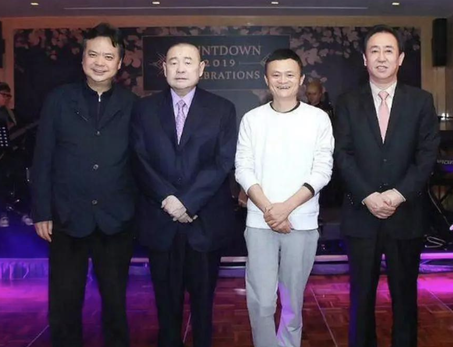 刘銮雄懒理恒大股价大跌仍增持7600万股对好友许家印充满信心