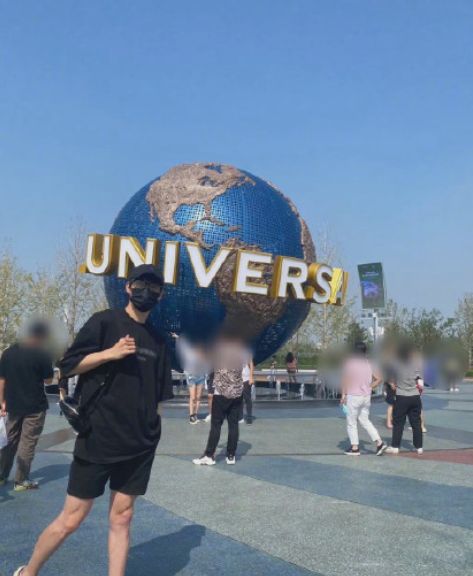 李承铉一家三口亲子装现身!6岁lucky眼神杀超像戚薇,细腿吸睛了休闲区蓝鸢梦想 - Www.slyday.coM