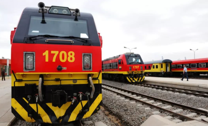 非洲安哥拉铁路，隐藏上千万颗地雷，中国为什么一定要修建？休闲区蓝鸢梦想 - Www.slyday.coM