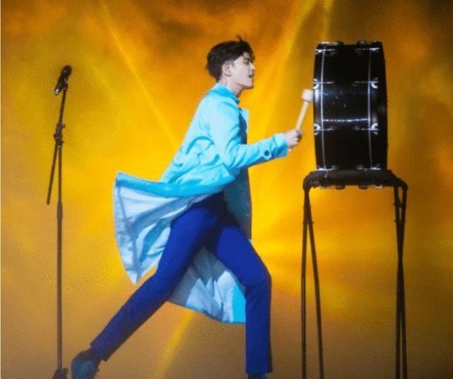 戚薇一家游玩被偶遇,李承铉牵着女儿超有爱,李铢衔牵着女友同行休闲区蓝鸢梦想 - Www.slyday.coM 戚薇一家游玩被偶遇,李承铉牵着女儿超有爱,李铢衔牵着女友同行休闲区蓝鸢梦想 - Www.slyday.coM