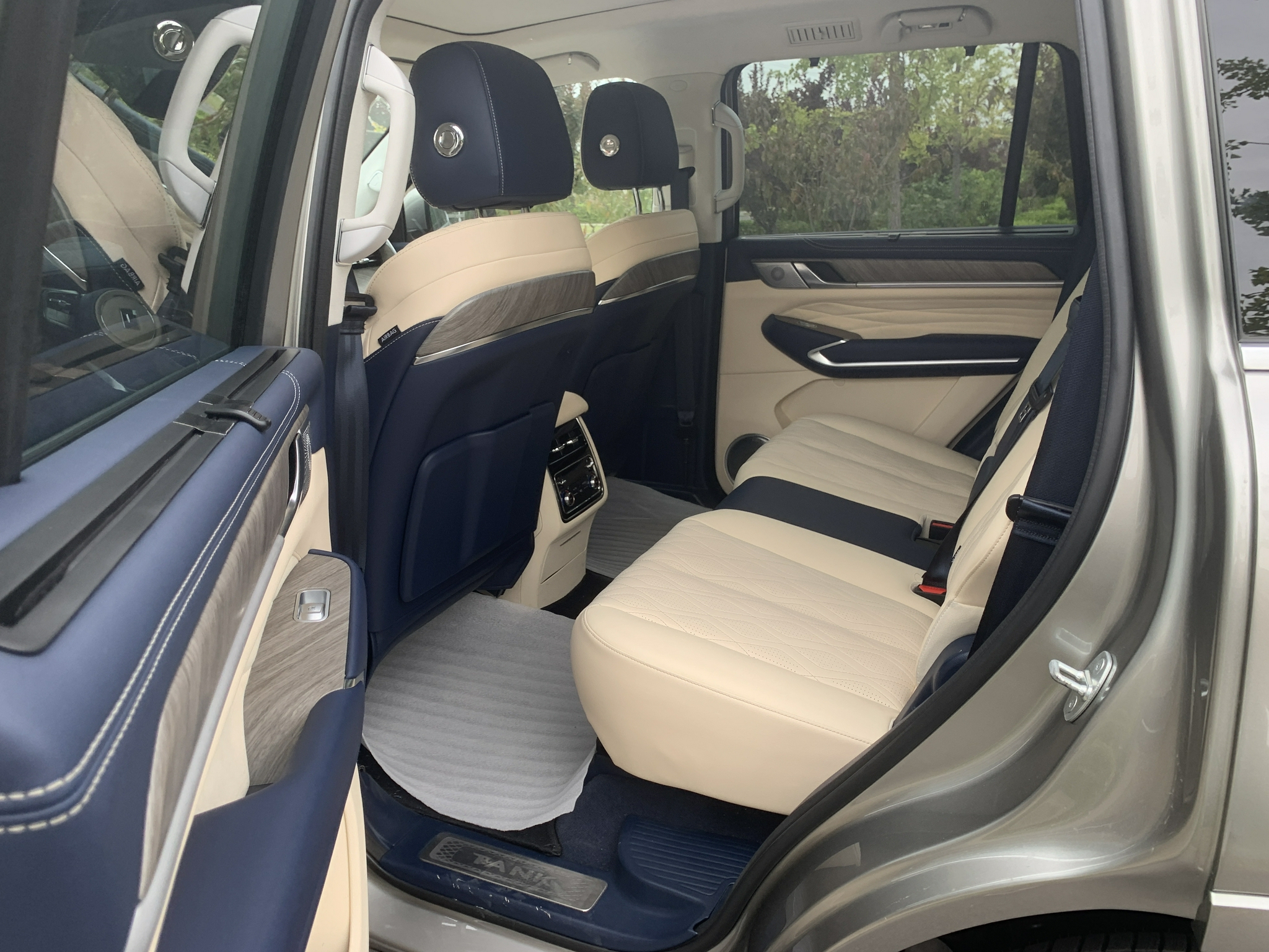 坦克500豪华运动型实车体验丰田坦途既视感内饰真的很香