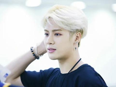 王嘉尔为什么会去韩国JYP出道 王嘉尔是怎么被发现去JYP出道的