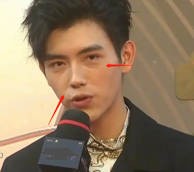 陈飞宇新剧金发帅气出圈,网友却放出原图,感叹站姐修图能力太强