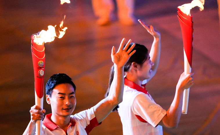 体育圈顶流齐聚全运会！全红婵惊艳，朱婷笑容，杨倩压轴点火休闲区蓝鸢梦想 - Www.slyday.coM