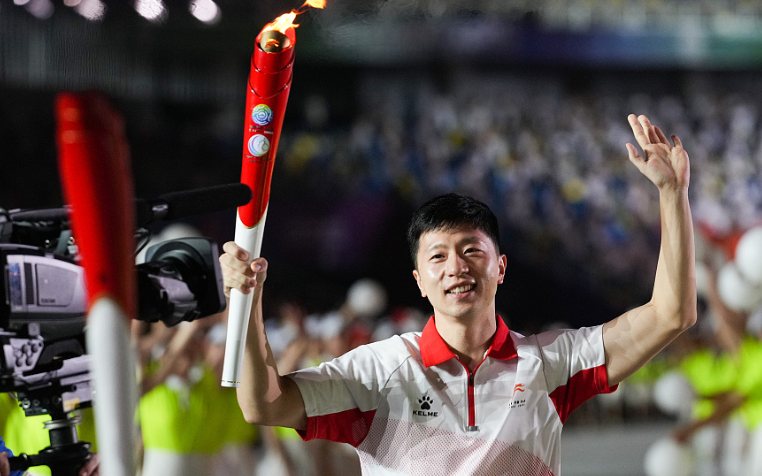 体育圈顶流齐聚全运会！全红婵惊艳，朱婷笑容，杨倩压轴点火休闲区蓝鸢梦想 - Www.slyday.coM