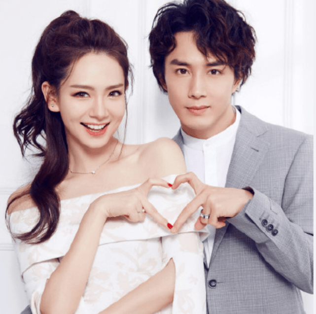 戚薇一家游玩被偶遇,李承铉牵着女儿超有爱,李铢衔牵着女友同行休闲区蓝鸢梦想 - Www.slyday.coM 戚薇一家游玩被偶遇,李承铉牵着女儿超有爱,李铢衔牵着女友同行休闲区蓝鸢梦想 - Www.slyday.coM