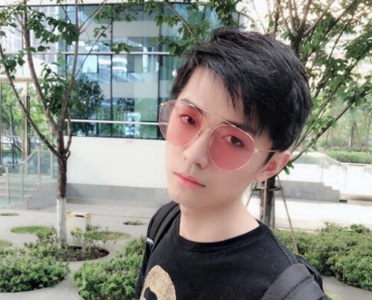 梦飞和柱子矛盾加深,比赛现场摔耳机走人,不愿意与对方说一句话|虎牙