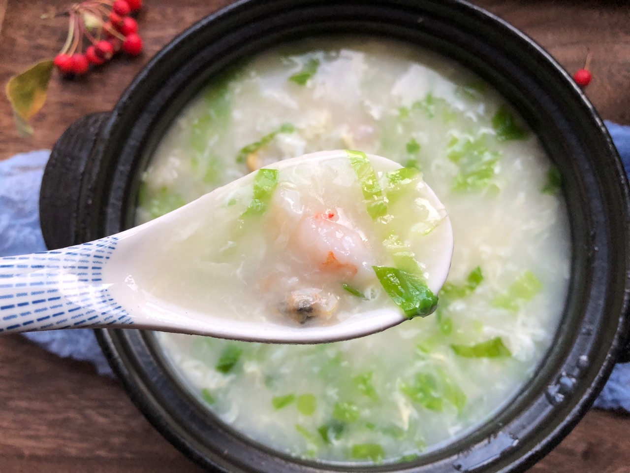 早餐到底吃什么,海鲜疙瘩汤给你答案,鲜爽可口,美味动人