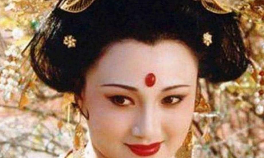 杨贵妃为何喜爱吃荔枝?后人化验荔枝得出答案,难怪被独宠16年休闲区蓝鸢梦想 - Www.slyday.coM 杨贵妃为何喜爱吃荔枝?后人化验荔枝得出答案,难怪被独宠16年休闲区蓝鸢梦想 - Www.slyday.coM