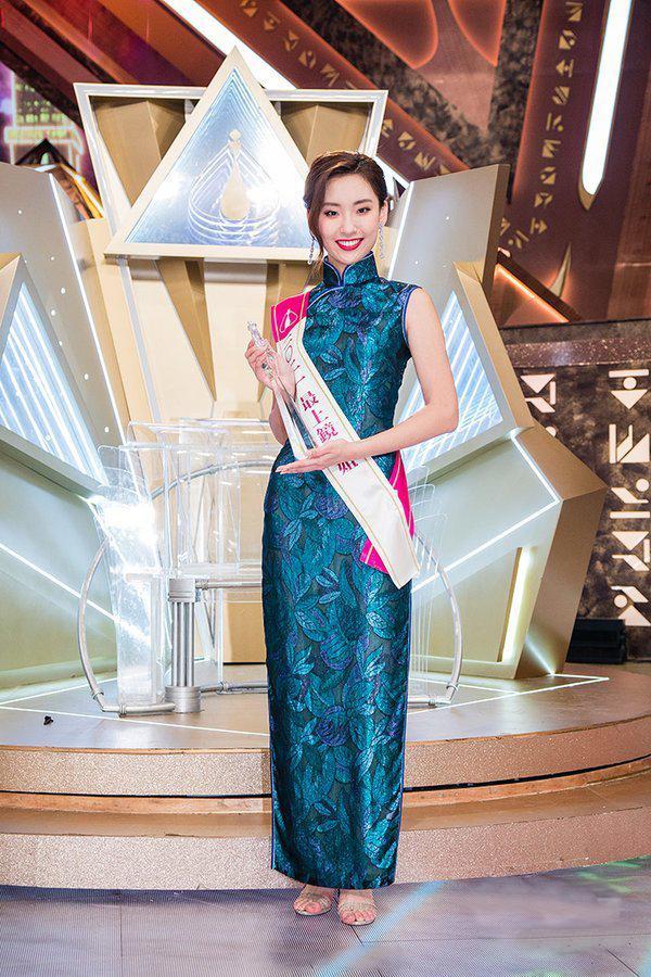 夺得"最上镜小姐"的杨培琳,被吐槽得最狠,最被人诟病的就是她的眼睛