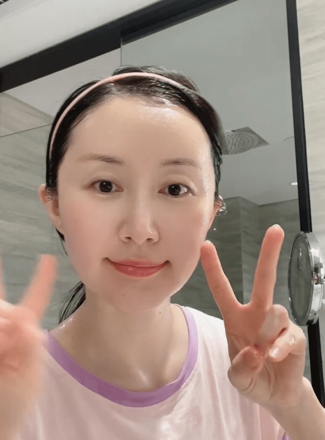 舒畅为博眼球直播卸妆,低头卸妆抬头就敷面膜,被吐槽卸了个寂寞|卸妆|