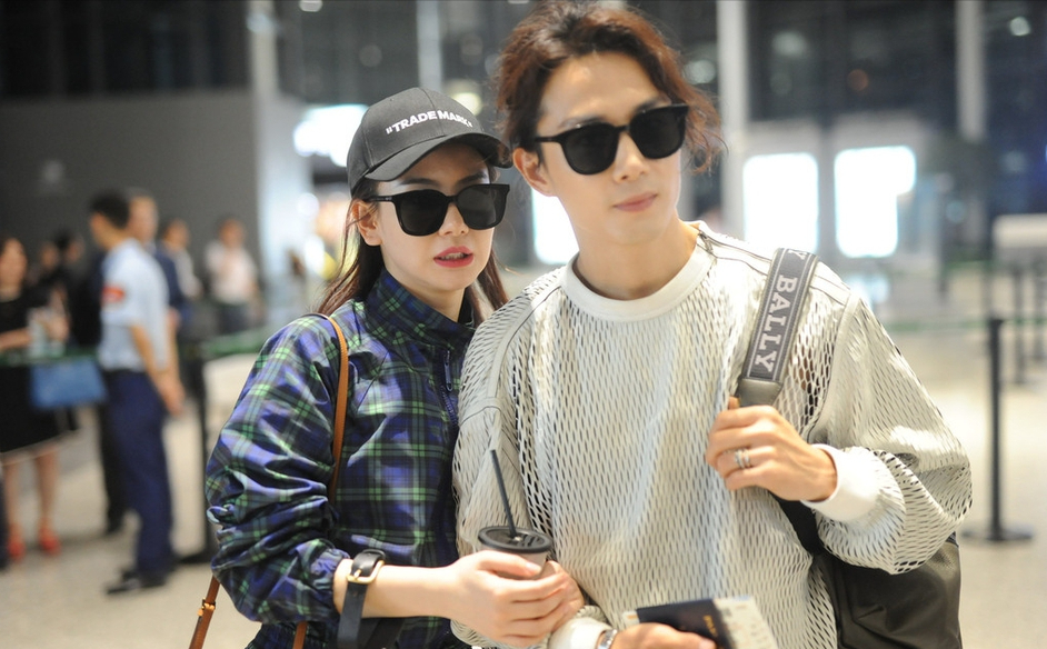 偶遇李承铉一家三口，lucky穿小黑裙个子长高，俨然就是翻版戚薇休闲区蓝鸢梦想 - Www.slyday.coM