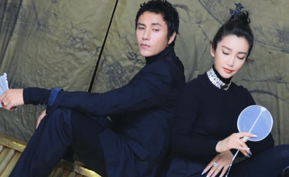 陈坤李冰冰合拍大片,肩膀上铺满苔藓,脖上超大宝石项链引注目