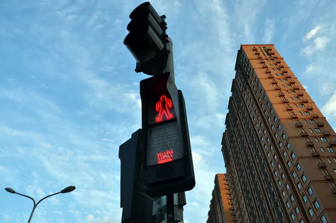 刚刚最新房价公布，下跌城市创新高3大信号，统计局回应房企危机休闲区蓝鸢梦想 - Www.slyday.coM