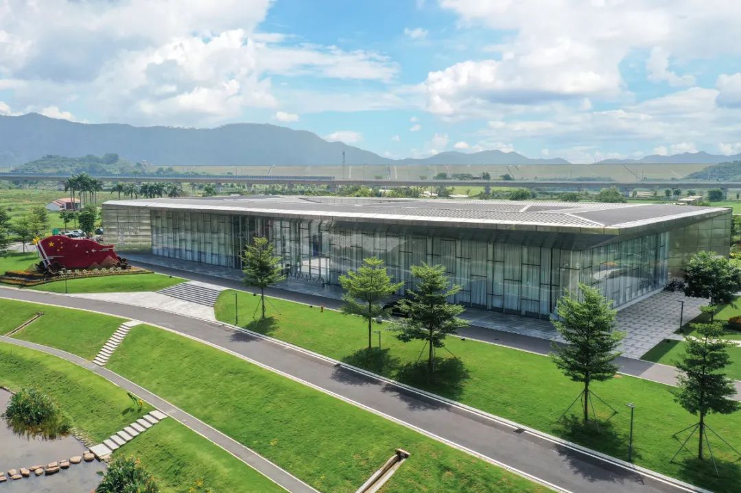 瞰光明，到底有多美！休闲区蓝鸢梦想 - Www.slyday.coM