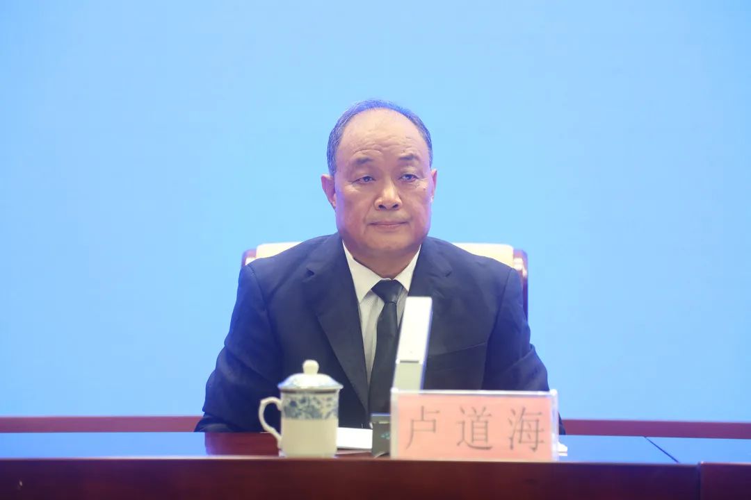 中新社记者:答记者问感谢宋少华厅长的介绍.