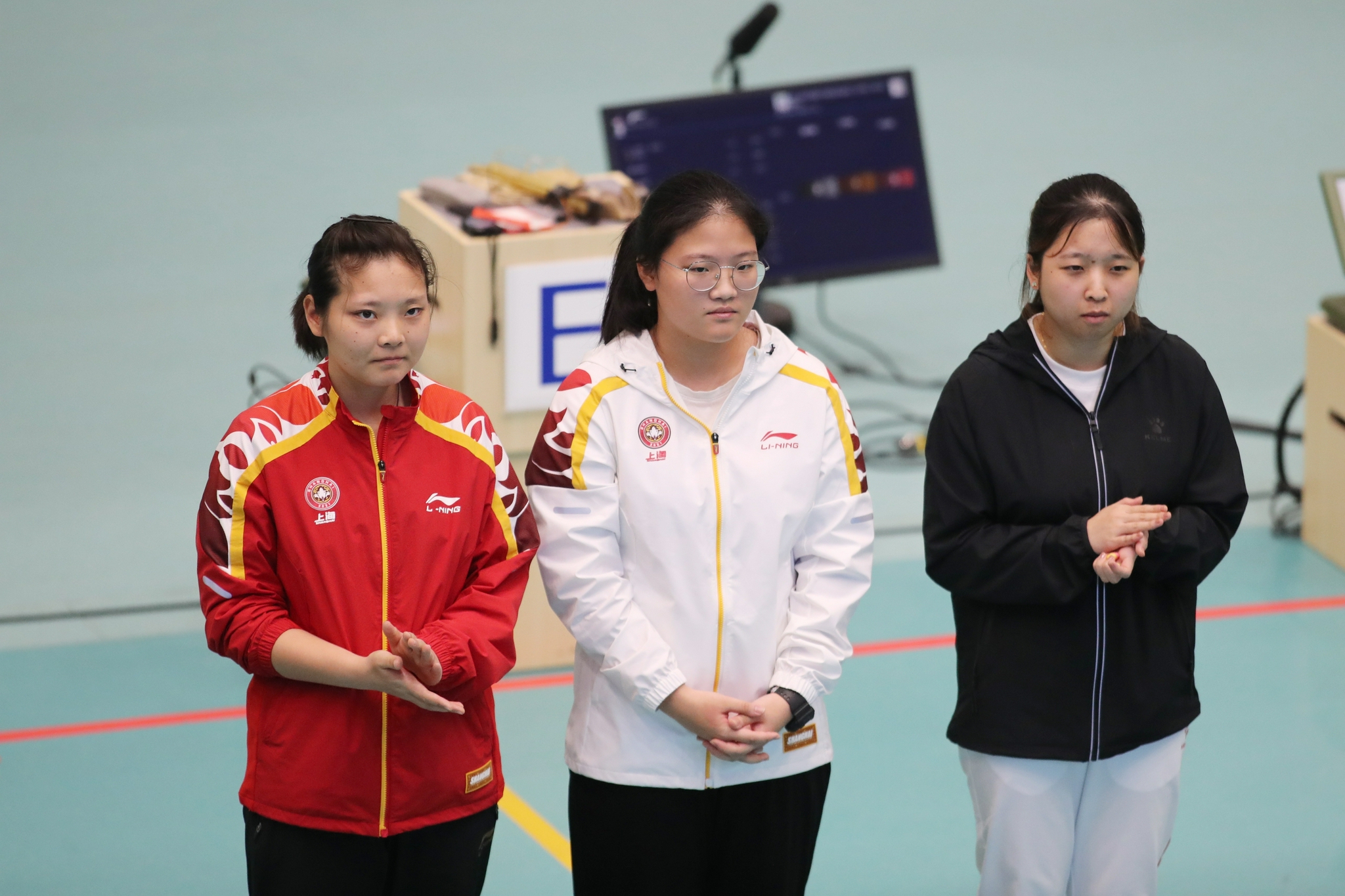 Shen Yiyao (middle) defeated Shanghai teammate and Olympic champion Jiang Ranxin.