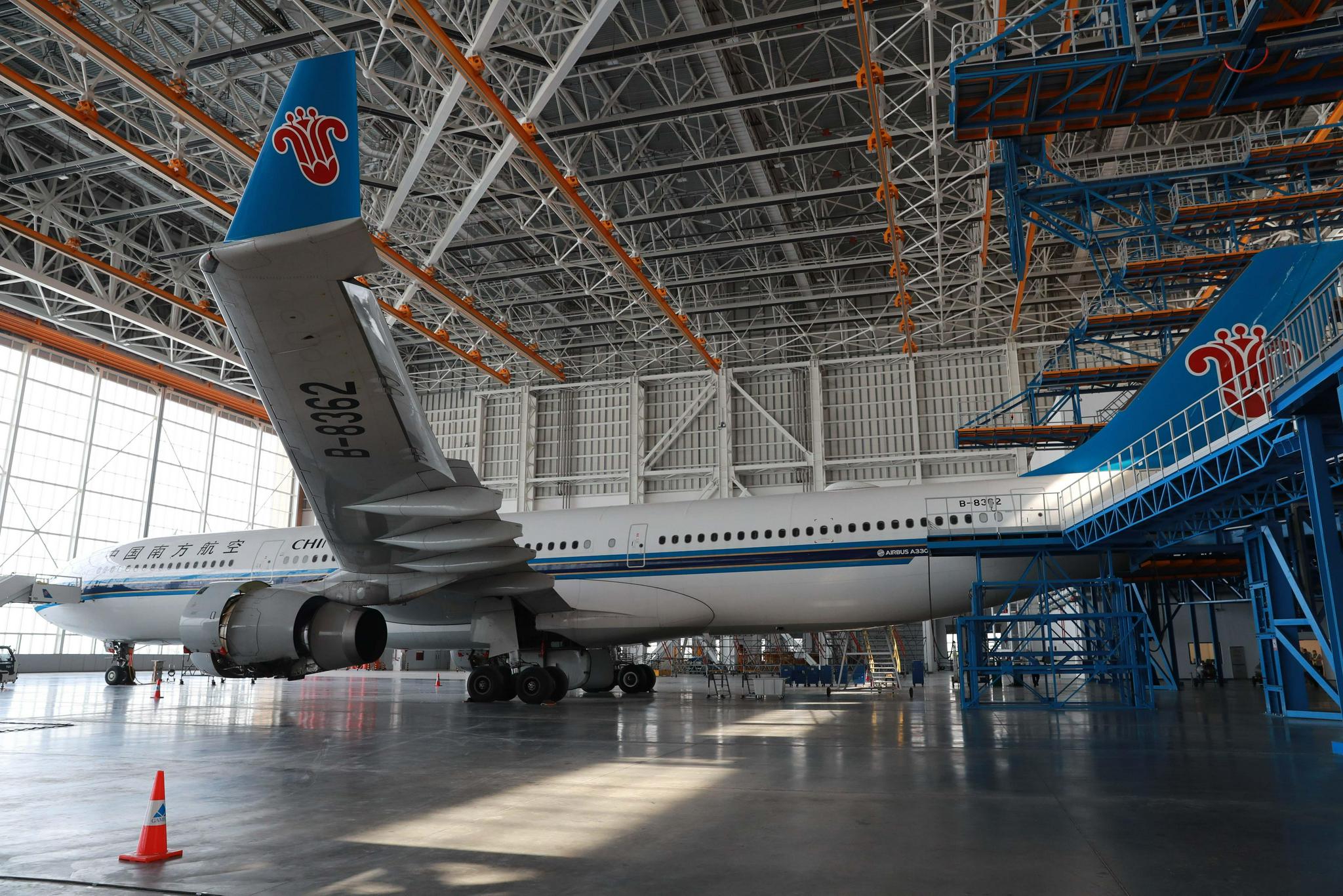 南航工程技术分公司正式挂牌成立