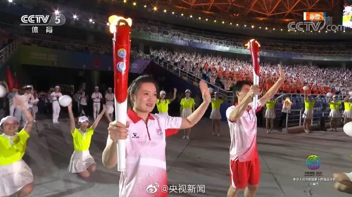 杨倩点燃主火炬！全运会今晚开幕，广东代表团入场视频→休闲区蓝鸢梦想 - Www.slyday.coM