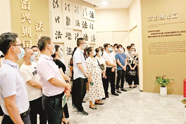 光明多元联动奏响普法“大合唱”，通过“线上+线下”“体验式”“护苗式”普法，让群众学法更入心休闲区蓝鸢梦想 - Www.slyday.coM