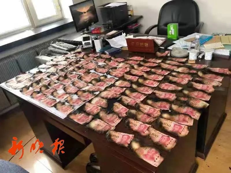 哈市一大娘将2万元现金藏房梁,结果……万万没想到啊!