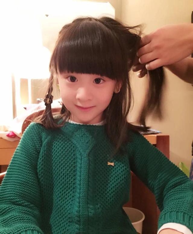 和kimi不同,作为"跳水王子"田亮的女儿,森碟从节目开始到节目结束后