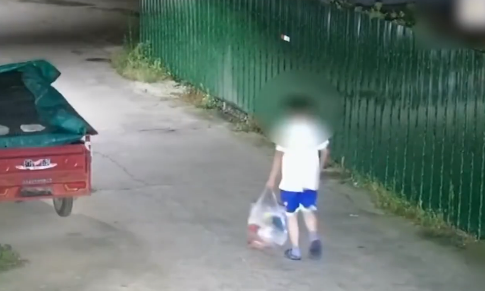 妈妈辅导作业说气话“不好好读书以后只能捡垃圾”，结果男孩真去捡垃圾了休闲区蓝鸢梦想 - Www.slyday.coM