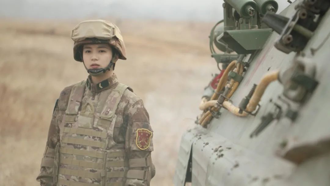 张雅钦饰黄晓萌