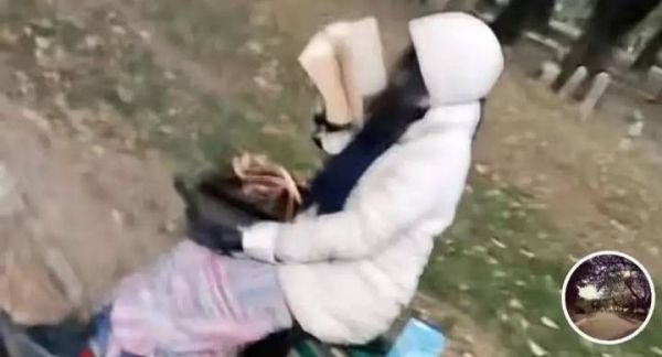 成都失联女子不愿回家,父亲担忧操碎心,无人问休闲区蓝鸢梦想 - Www.slyday.coM