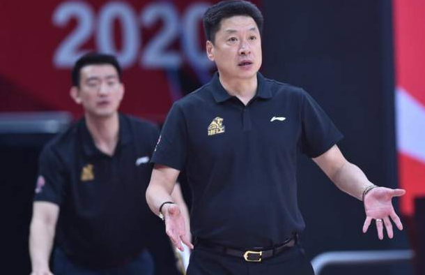 男篮国家队主帅被挖墙脚,广东宏远最大功臣或离队,恐无缘四连冠休闲区蓝鸢梦想 - Www.slyday.coM 男篮国家队主帅被挖墙脚,广东宏远最大功臣或离队,恐无缘四连冠休闲区蓝鸢梦想 - Www.slyday.coM