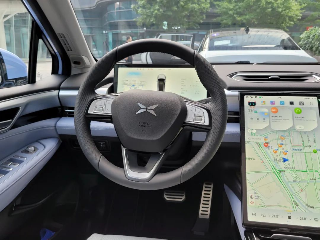 这是关于小鹏P5的一手试驾体验，手撕对手的底气够吗？休闲区蓝鸢梦想 - Www.slyday.coM