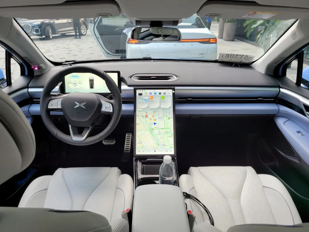 这是关于小鹏P5的一手试驾体验，手撕对手的底气够吗？休闲区蓝鸢梦想 - Www.slyday.coM