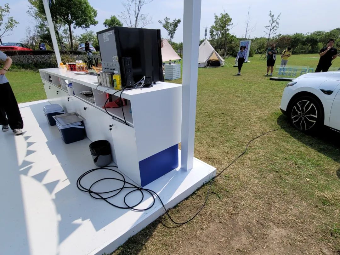 这是关于小鹏P5的一手试驾体验，手撕对手的底气够吗？休闲区蓝鸢梦想 - Www.slyday.coM