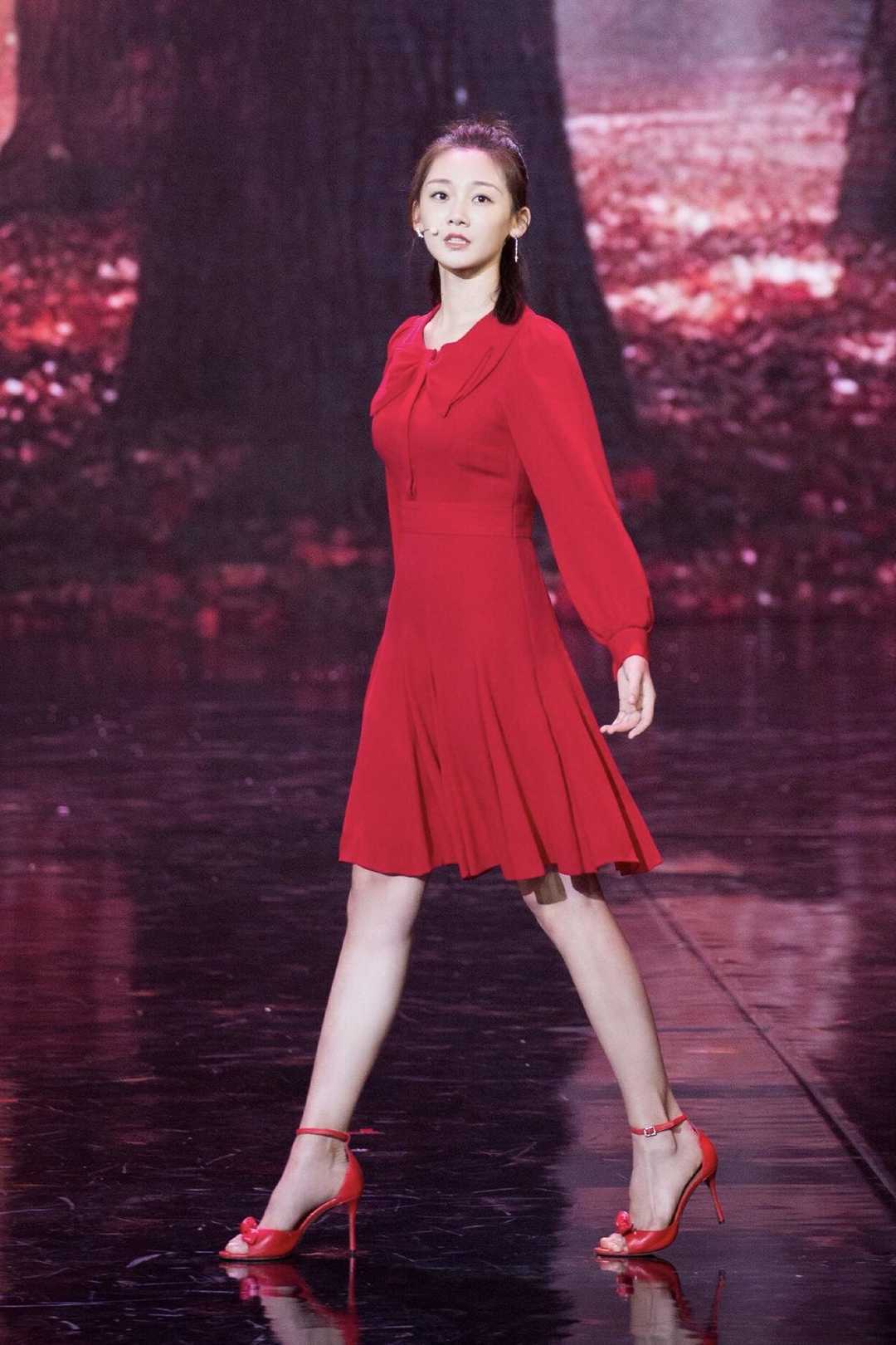 32岁的苗苗魅力全开!