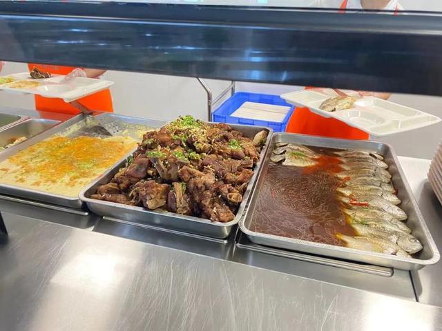 午餐2元！早餐1元！公务员的食堂到底有多好？看完我羡慕了！休闲区蓝鸢梦想 - Www.slyday.coM